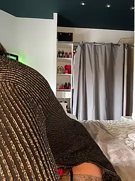 lynagreen01 online show from 02-20-25, 12:04