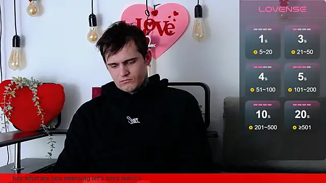 Snapshot of CarterCole chatting on 02-14-25, 12:25 CarterCole online show from 02-14-25, 12:25