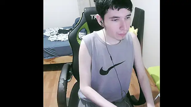 Snapshot of Twink_martinboy chatting on 01-05-25, 02:38 Twink martinboy online show from 01-05-25, 02:38