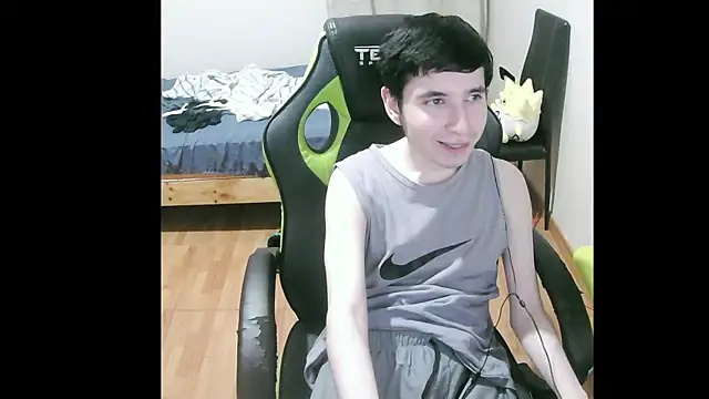 Snapshot of Twink_martinboy chatting on 01-11-25, 01:37 Twink martinboy online show from 01-11-25, 01:37