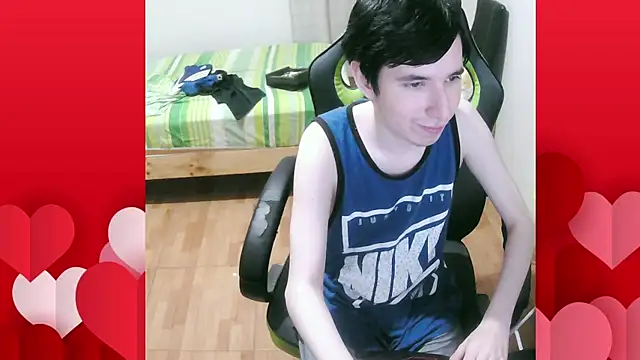 Snapshot of Twink_martinboy chatting on 03-09-25, 01:04 Twink martinboy online show from 03-09-25, 01:04