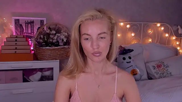 aestetick online show from 10-26-25, 10:21