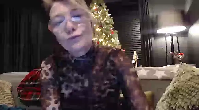 Snapshot of godinflower chatting on 12-16-24, 05:00 godinflower online show from 12-16-24, 05:00