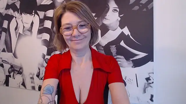 Snapshot of godinflower chatting on 02-15-25, 03:17 godinflower online show from 02-15-25, 03:17