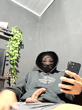 Snapshot of Brunildobcvt chatting on 04-13-26, 07:47 Brunildobcvt online show from 04-13-26, 07:47