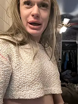 ImCarolinaCutiexxx online show from 11-20-25, 06:40