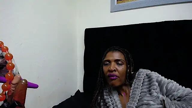 SpicyQueenxxxx online show from 03-01-25, 06:43