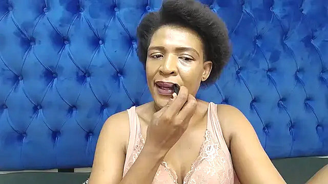 SpicyQueenxxxx online show from 05-28-26, 05:49