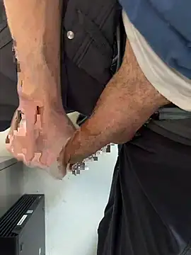 Snapshot of 34thwonder chatting on 10-27-25, 04:00 34thwonder online show from 10-27-25, 04:00