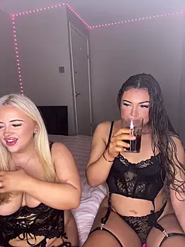 Snapshot of PrincessMegUK chatting on 01-11-25, 10:07 PrincessMegUK online show from 01-11-25, 10:07