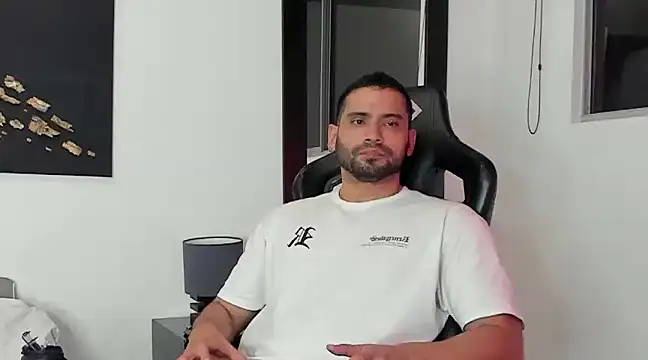 Snapshot of Dereck_vega chatting on 12-08-24, 12:29 Dereck vega online show from 12-08-24, 12:29