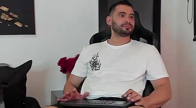 Snapshot of Dereck_vega chatting on 02-27-25, 09:14 Dereck vega online show from 02-27-25, 09:14