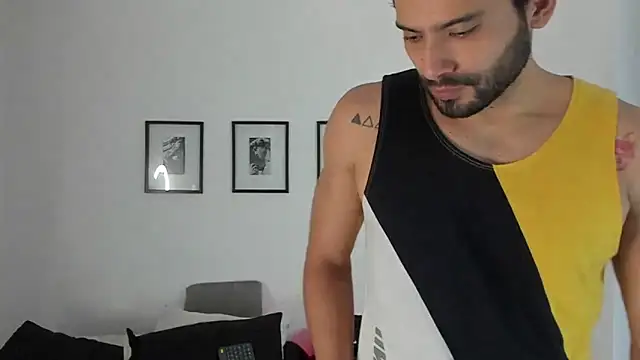 Snapshot of Dereck_vega chatting on 09-26-25, 10:58 Dereck vega online show from 09-26-25, 10:58