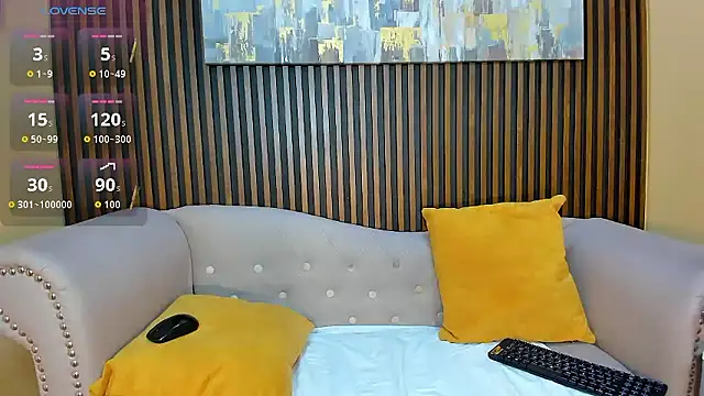 Nahiajhonson  online show from 10-24-25, 01:07