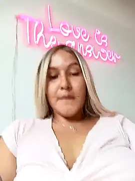 SamaraJay1 online show from 01-06-25, 04:13