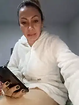 Snapshot of coral_smitth chatting on 01-25-25, 01:10 coral smitth online show from 01-25-25, 01:10