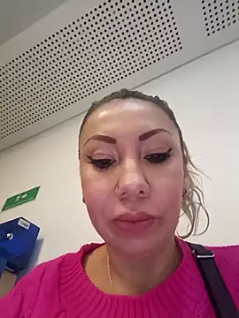 Snapshot of coral_smitth chatting on 09-24-25, 01:47 coral smitth online show from 09-24-25, 01:47