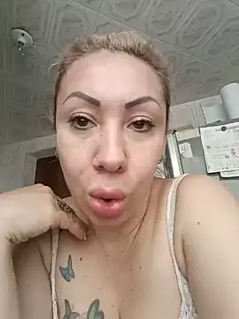 Snapshot of coral_smitth chatting on 05-14-26, 05:20 coral smitth online show from 05-14-26, 05:20