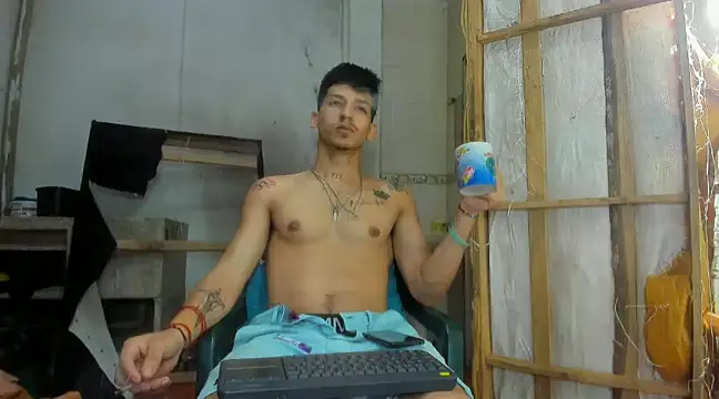 Snapshot of MasterSEX420 chatting on 01-25-25, 11:34 MasterSEX420 online show from 01-25-25, 11:34