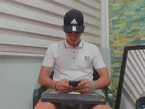 Snapshot of MasterSEX420 chatting on 02-16-25, 05:48 MasterSEX420 online show from 02-16-25, 05:48