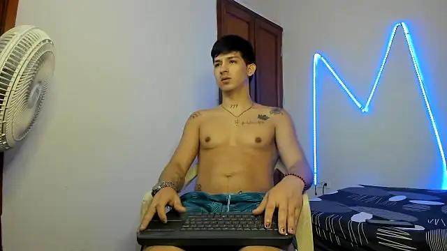 Snapshot of MasterSEX420 chatting on 11-18-25, 12:53 MasterSEX420 online show from 11-18-25, 12:53