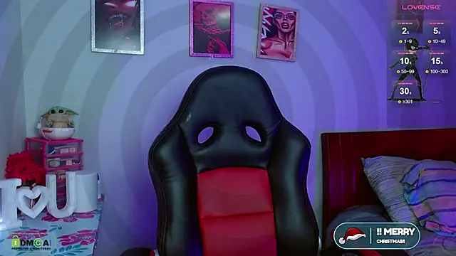 Snapshot of Miss_scarllet_ chatting on 12-19-24, 01:18 Miss scarllet online show from 12-19-24, 01:18