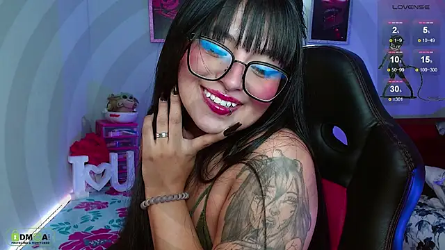 Snapshot of Miss_scarllet_ chatting on 02-28-25, 01:36 Miss scarllet online show from 02-28-25, 01:36