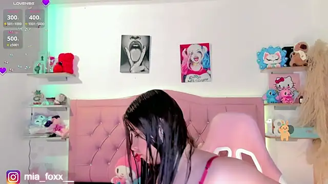 Mia foxx  online show from 12-03-25, 09:02