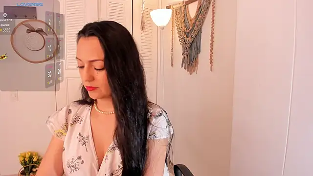 anaruiz  online show from 12-15-24, 06:48