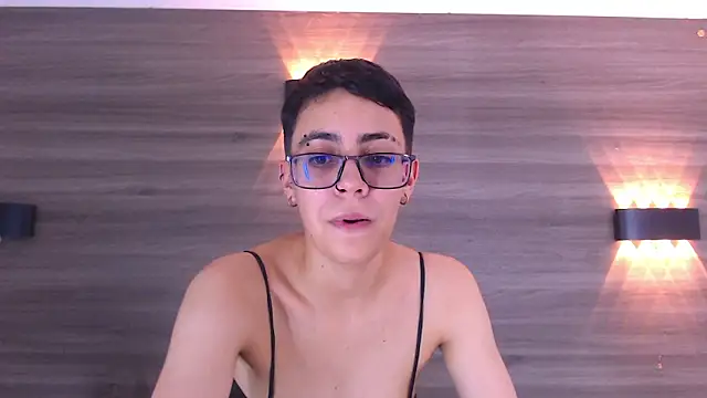 Cutie Shy  online show from 02-01-25, 01:44