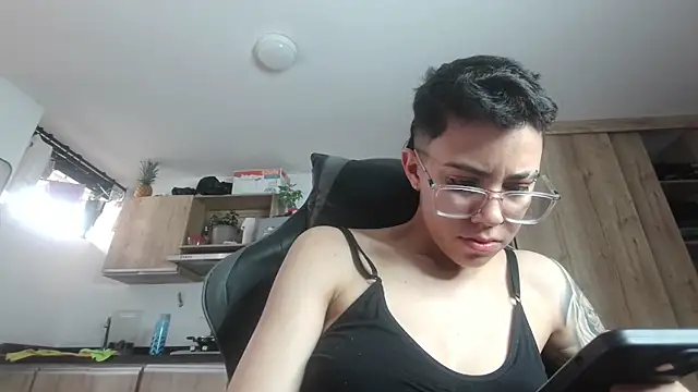 Cutie Shy  online show from 06-12-26, 01:10
