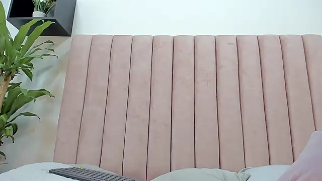 camila  herrera online show from 02-06-25, 09:11