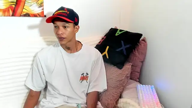 Snapshot of TommyGun_22 chatting on 10-29-25, 11:50 TommyGun 22 online show from 10-29-25, 11:50