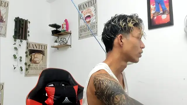 Snapshot of TommyGun_22 chatting on 01-06-26, 12:47 TommyGun 22 online show from 01-06-26, 12:47