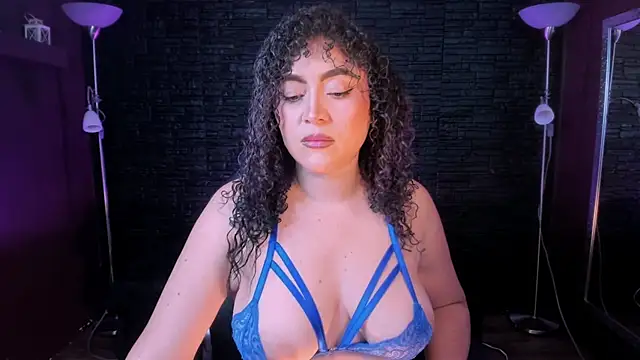 Snapshot of Kateryn_ chatting on 03-11-25, 12:00 Kateryn online show from 03-11-25, 12:00