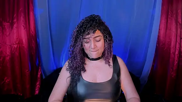 Snapshot of Kateryn_ chatting on 03-19-25, 08:43 Kateryn online show from 03-19-25, 08:43