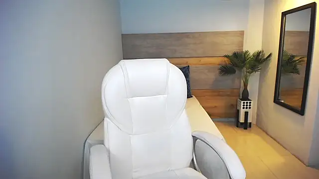 Snapshot of liseth_fox chatting on 01-25-25, 01:43 liseth fox online show from 01-25-25, 01:43