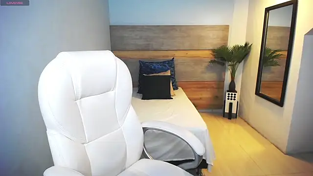 Snapshot of liseth_fox chatting on 02-07-25, 10:41 liseth fox online show from 02-07-25, 10:41