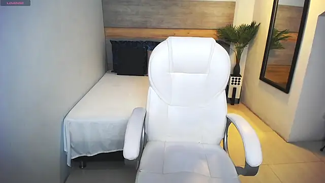 Snapshot of liseth_fox chatting on 02-26-25, 11:26 liseth fox online show from 02-26-25, 11:26