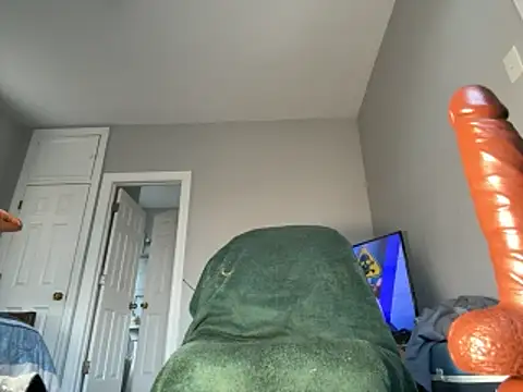 ChiRaqb8 online show from 11-04-25, 08:52