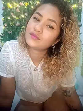 Snapshot of Crysrus chatting on 02-20-25, 11:54 Crysrus online show from 02-20-25, 11:54