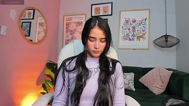 Snapshot of lara_madisson chatting on 12-20-24, 02:19 lara madisson online show from 12-20-24, 02:19