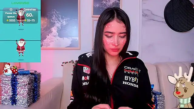 Snapshot of lara_madisson chatting on 12-29-24, 11:40 lara madisson online show from 12-29-24, 11:40