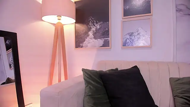 Snapshot of lara_madisson chatting on 03-08-25, 04:45 lara madisson online show from 03-08-25, 04:45