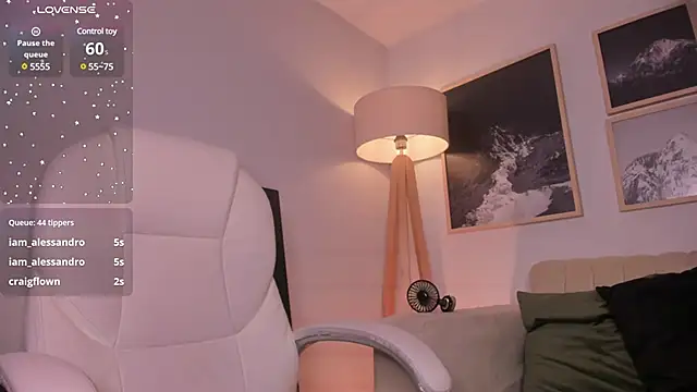 Snapshot of lara_madisson chatting on 03-09-25, 08:29 lara madisson online show from 03-09-25, 08:29