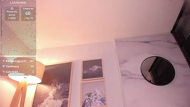 Snapshot of lara_madisson chatting on 03-22-25, 08:29 lara madisson online show from 03-22-25, 08:29