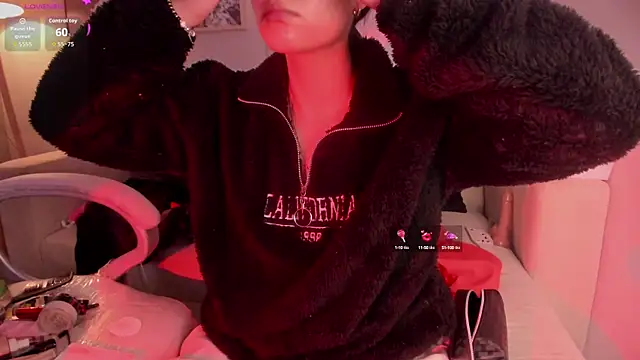 Snapshot of lara_madisson chatting on 09-21-25, 05:53 lara madisson online show from 09-21-25, 05:53