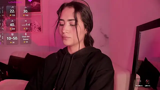 Snapshot of lara_madisson chatting on 10-07-25, 07:05 lara madisson online show from 10-07-25, 07:05