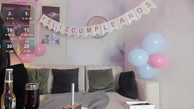 Snapshot of lara_madisson chatting on 10-16-25, 05:08 lara madisson online show from 10-16-25, 05:08