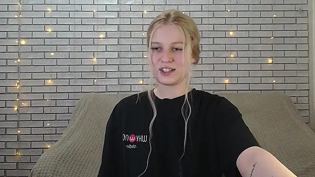 EmiliaDuchess online show from 12-10-24, 11:54